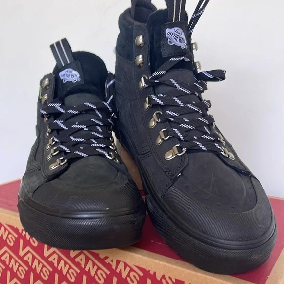 Vans WMNS Sk8-Hi Dr Mte-2
Black
VN0009QMBLA
Boots Sneakers - Picture 7 of 16